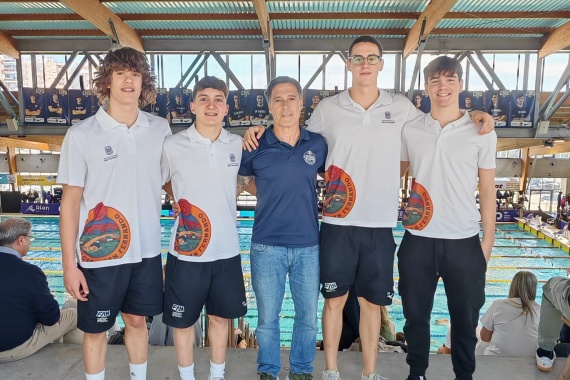 El Club Natación San Fernando triunfa en el Campeonato de España Junior, los nadadores del equipo isleño consiguen cinco medallas de oro, una de plata y dos de bronce, además, de rebajar múltiples récords del Club.