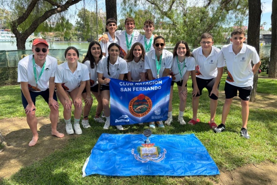 El Club Natación San Fernando triunfa de nuevo en el XXIV Campeonato Andalucía OPEN de Aguas Abiertas, Subcampeón de Andalucía y cinco medallas, dos oros, dos platas y un bronce.