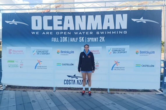 Irene Peinado Morales comienza la XI Copa de España de Aguas Abiertas en la prueba Oceanman Costa Azahar y finaliza en tercer lugar.