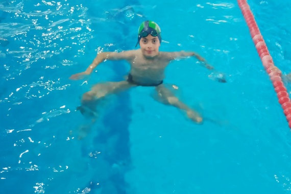 Programa Tecnificación FUTUR Temporada 2023-2024 – Categoría Alevín. El nadador del C.N. San Fernando, Héctor Baro Viña (2012), convocado por la Federación Andaluza de Natación.